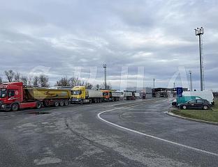 ПРЕВОЗНИЦИ ЗЕМАЉА РЕГИОНА ВЕЧЕРАС ОДЛУЧУЈУ О ПРЕКИДУ БЛОКАДА