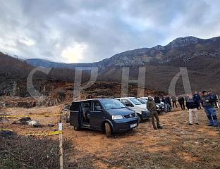 COURT BANS SERBS NEAR MOSTAR FROM DEFENDING THEIR LAND