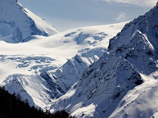 МУШКАРАЦ ПОГИНУО У ЛАВИНИ