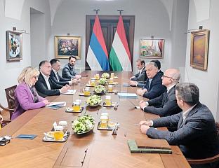 ТРИШИЋ БАБИЋ И ДОДИК СА ПРЕМИЈЕРОМ ОРБАНОМ