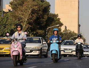 ИРАНКАМА ФОРМАЛНО ОДОБРЕНО ДА ВОЗЕ МОТОЦИКЛЕ