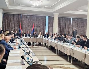 МИНИЋ: ЈАВНЕ ИНВЕСТИЦИЈЕ ПРЕДУСЛОВ ЕКОНОМСКОГ ЗАМАХА