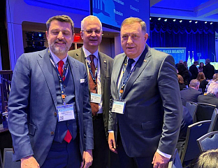 ДОДИК: ВЕЛИКА МИ ЈЕ ЧАСТ ШТО ПРИСУСТВУЈЕМ МОЛИТВЕНОМ ДОРУЧКУ