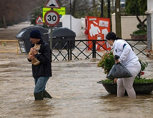 ВИШЕ ОД 11. 000 ЉУДИ ЕВАКУИСАНО У АНДАЛУЗИЈИ