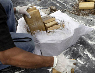 УХАПШЕНЕ ЧЕТИРИ ОСОБЕ, УНИШТЕНО ДЕСЕТ ТОНА КОКАИНА