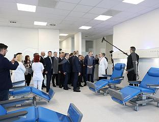 ЗВАНИЧНИЦИ ОБИШЛИ НОВИ ОБЈЕКАТ ЗА ОНКОЛОГИЈУ И ХЕМАТОЛОГИЈУ УКЦ-а