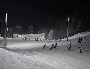 ОТВОРЕНО НОЋНО СКИЈАЊЕ НА СТАЗИ "ПРАЧА"