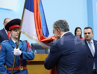 ЧЕСТИТКЕ КАРАНУ ПОВОДОМ СТУПАЊА НА ДУЖНОСТ