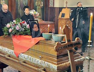 СЛУЖЕНО ОПИЈЕЛО ЉИЉАНИ ЗЕЛЕН КАРАЏИЋ