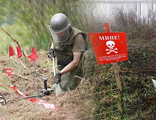 ДЕМИНЕРИ УКЛОНИЛИ ДВИЈЕ РУЧНЕ БОМБЕ У РУДИЦАМА