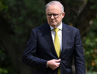 АЛБАНИЗ ЕВАКУИСАН ИЗ СВОЈЕ РЕЗИДЕНЦИЈЕ У КАНБЕРИ