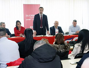 СЕЛАК: ОХРАБРУЈЕ СВЕ ВЕЋИ БРОЈ ЧЛАНОВА СПС-а