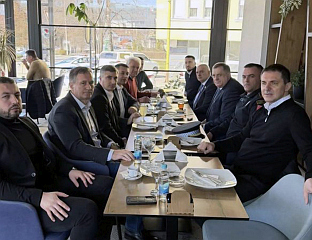 ДОДИК НА ПАЛАМА СА РУКОВОДСТВОМ ОПШТИНСКОГ ОДБОРА СТРАНКЕ