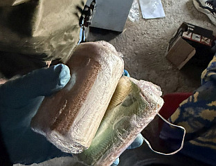 УХАПШЕН ПОЛИЦИЈСКИ СЛУЖБЕНИК, ОДУЗЕТ КОКАИН, МУНИЦИЈА И 77. 000 КМ