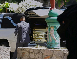 "ЕЛ МЕНЧО" САХРАЊЕН У ЗЛАТНОМ КОВЧЕГУ