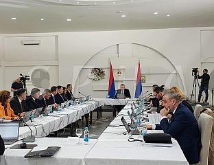 ПОЧЕЛА СЈЕДНИЦА