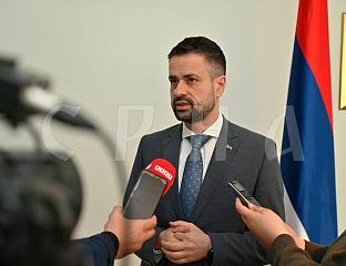 АМИЏИЋ: ПЛАНИРАНА РЕТРОАКТИВНА ИСПЛАТА ПЛАТА ПО ОСНОВИЦИ ОД 690 КМ