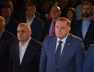 СТЕВАНОВИЋ ПОНОВО ИЗАБРАН ЗА ПРЕДСЈЕДНИКА ГРАДСКОГ ОДБОРА, ДОДИК: ПОБЈЕЂУЈЕМО ЈЕР НЕ ПРАВИМО ПРОМАШАЈЕ