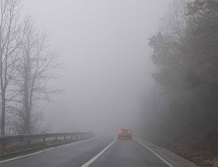 ЗБОГ МРАЗА КЛИЗАВИ КОЛОВОЗИ У ВИШИМ ПРЕДЈЕЛИМА