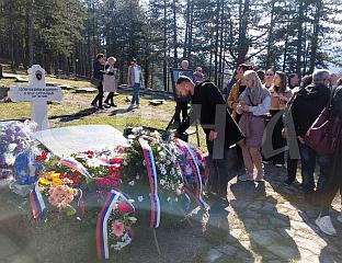 ОБИЉЕЖЕНЕ 33 ГОДИНЕ ОД СТРАДАЊА 15 ДЕРВЕНТСКИХ ХЕРОЈА