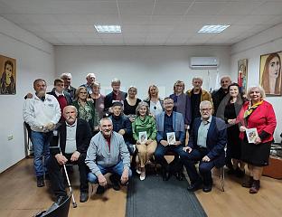 ПРЕДСTАВЉЕНА КЊИГА "БЉЕСАК ГРОЗДА" ГРУПЕ АУТОРА