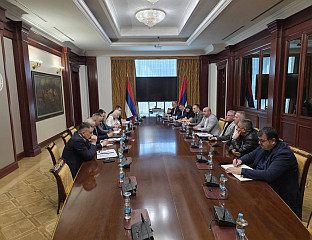 МИНИЋ: ВЛАДА СРПСКЕ НА РАСПОЛАГАЊУ ПРЕВОЗНИЦИМА