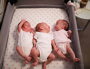 РОЂЕНО 15 БЕБА, У БАЊАЛУЦИ ТРОЈКЕ