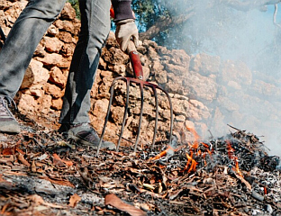 ОПРЕЗ ПРИЛИКОМ ПАЉЕЊА КОРОВА И ОТПАДА