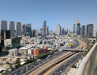 СИРЕНЕ ЗА УЗБУНУ НА ВАЗДУШНИ НАПАД У ТЕЛ АВИВУ