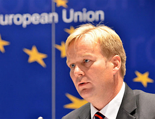 СОРЕНСЕН: КЉУЧНИ ПРИОРИТЕТ ДА СЕ ОБЕЗБИЈЕДЕ РАДНЕ ДОЗВОЛЕ