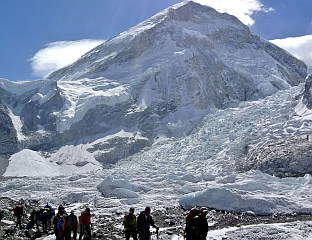 ПОГИНУЛО СЕДАМ ХОДОЧАНИКА У АУТОБУСКОЈ НЕСРЕЋИ