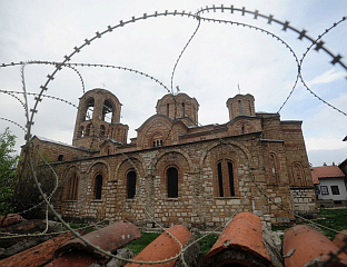 СПАСОЈЕВИЋ: СПАЉИВАЊЕМ ЦРКВЕ БОГОРОДИЦЕ ЉЕВИШКЕ, АЛБАНЦИ СУ ХТЈЕЛИ ДА СРУШЕ СТУБ СРПСКОГ ПРАВОСЛАВЉА