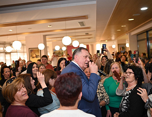 ДОДИК: РЕПУБЛИКА СРПСКА ЈЕ СНАЖНА КОЛИКО СУ ЈАКЕ ПОРОДИЦЕ И ЖЕНЕ КОЈЕ ЧУВАЈУ НАШЕ ВРИЈЕДНОСТИ