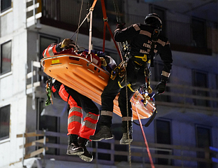 ЧЕТИРИ ОСОБЕ ПОГИНУЛЕ ПРИ ПАДУ СКЕЛЕ НА ГРАДИЛИШТУ