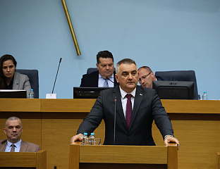 МИНИЋ: ОВЕ ГОДИНЕ ПОСАО ЗА 500 ДЈЕЦЕ ПОГИНУЛИХ БОРАЦА