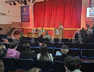 ПРОМОВИСАН ЗБОРНИК ПРОЗЕ И ПОЕЗИЈЕ "ЗАВИЧАЈНЕ ЗВЈЕЗДИЦЕ"