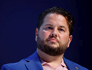 РЕДИ ПОЗВАО НА ЗАБРАНУ ДРУШТВЕНИХ МРЕЖА ЗА МЛАЂЕ ОД 16 ГОДИНА