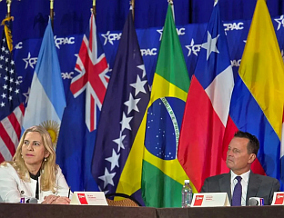 ЦВИЈАНОВИЋЕВА СА ГРЕНЕЛОМ НА КОНФЕРЕНЦИЈИ КОНЗЕРВАТИВНЕ ПОЛИТИЧКЕ АКЦИЈЕ