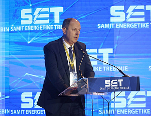 ПЕTРОВИЋ: ВЕЛИКИ ИНВЕСТИЦИОНИ ПРОЈЕКТИ ЋЕ ОМОГУЋИТИ СТРУЈУ ЗА ИЗВОЗ