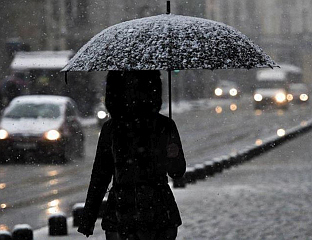 ТОКОМ ДАНА КИША И СНИЈЕГ, И ТО ДО 70 ЦЕНТИМЕТАРА У БРДСКО-ПЛАНИНСКИМ ПРЕДЈЕЛИМА