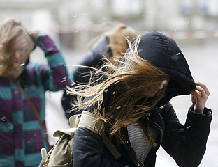 ПРЕТЕЖНО ОБЛАЧНО УЗ НОВЕ ПАДАВИНЕ