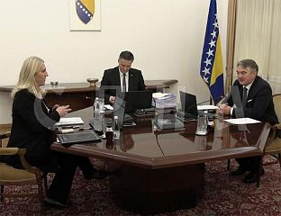 КОМШИЋ И БЕЋИРОВИЋ ОДБИЛИ ДА УВРСТЕ НА ДНЕВНИ РЕД ИНИЦИЈАТИВУ ДА СЕ "МУСЛИМАНСКО БРАТСТВО" ПРОГЛАСИ ЗА ТЕРОРИСТИЧКУ ОРГАНИЗАЦИЈУ