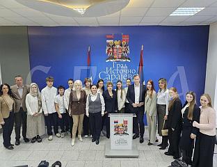 ЈУГОВИЋ ОРГАНИЗОВАО ПРИЈЕМ ЗА УЧЕНИКЕ ИЗ КРАСНОДАРА