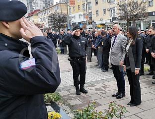 ОДАТА ПОЧАСТ ЗА 127 ПОГИНУЛИХ ПРИПАДНИКА ПОЛИЦИЈЕ