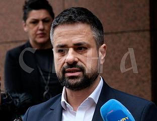 КРЊИЋ ПОНОВО БЛОКИРАО ПОЧЕТАК РАДА НОВОГ ГРАНИЧНОГ ПРЕЛАЗА У ГРАДИШЦИ И ПЕТ МИЛИОНА ПУТНИКА