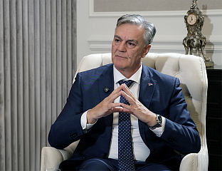 КАРАН: МИЋО ЋЕТКОВИЋ ПОКАЗАО ПОСВЕЋЕНОСТ ЈАЧАЊУ УГЛЕДА СРПСКЕ У ИНОСТРАНСТВУ