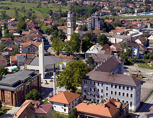 DODIK, ELEK AND BUSINESSMAN FROM DERVENTA JOIN EFFORT TO SECURE HOMES FOR CHILDREN OF PRIEST KILLED IN ACCIDENT