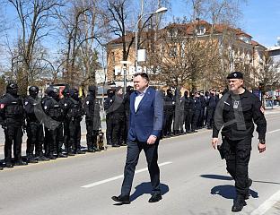 ЖАНДАРМЕРИЈА РЕАЛИЗОВАЛА ПОКАЗНУ ВЈЕЖБУ НА ТРГУ КРАЈИНЕ