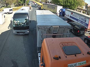 ПОЈАЧАН САОБРАЋАЈ НА ИЗЛАСКУ ИЗ БиХ ПРЕМА ХРВАТСКОЈ