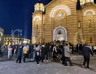 МИТРОПОЛИТ ЈЕФРЕМ ПРЕДВОДИО ЧИТАЊЕ СТАТИЈА И ИЗНОШЕЊЕ ПЛАШТАНИЦЕ